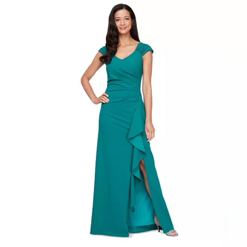 Women's Clothing (902)